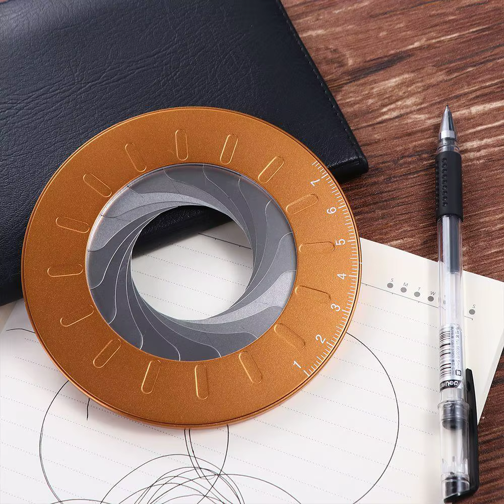 Règle de dessin circulaire réglable
