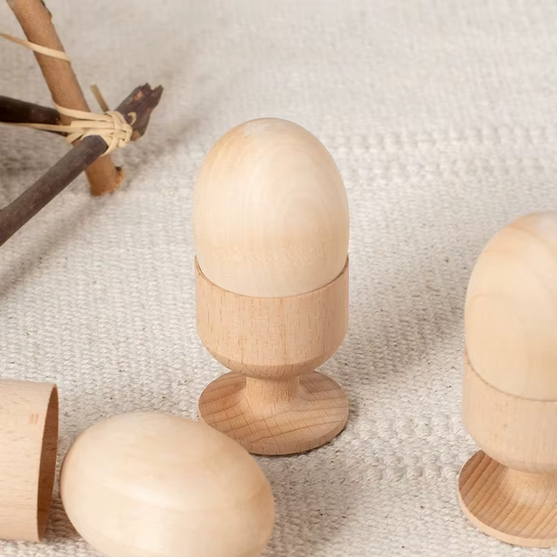 Oeufs de pâques en bois