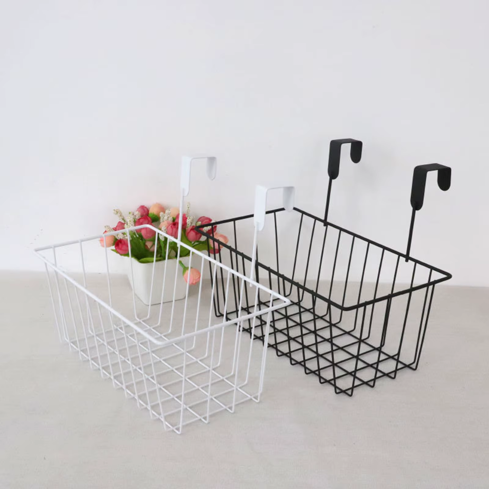 Paniers de rangement en grille avec crochets