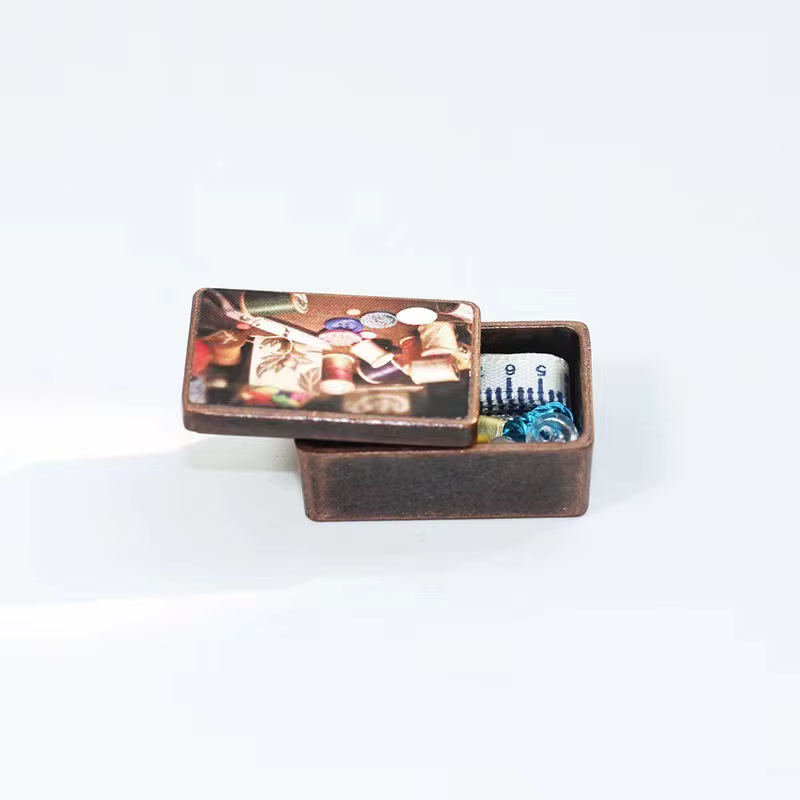 Boîte à coudre l'inventaire pour enfants