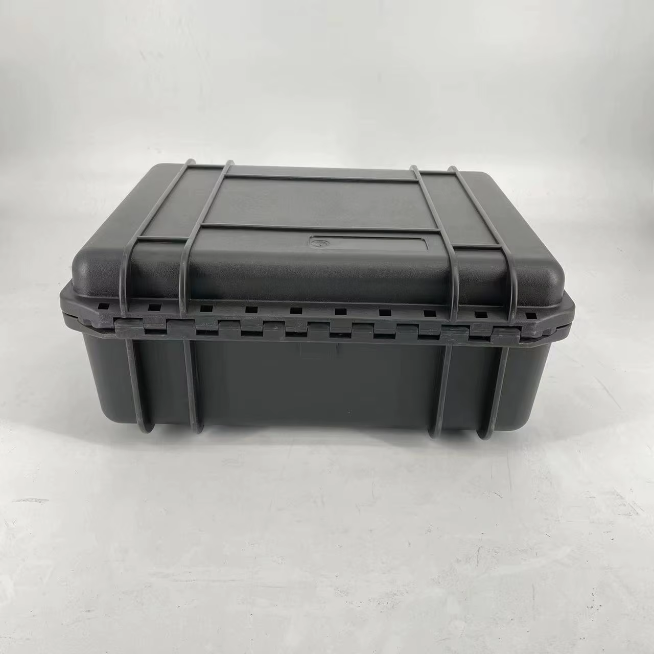 Boîte à outils, étanche IP67 et résistante aux chocs