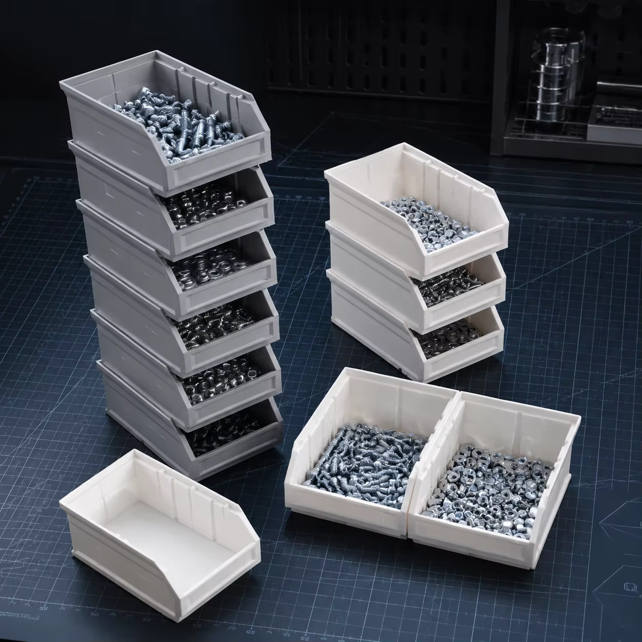 Boîte de rangement en plastique à ouverture inclinée