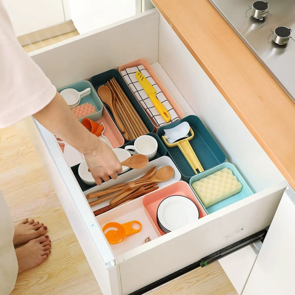 Boîte de rangement en plastique avec diviseurs pour tiroirs
