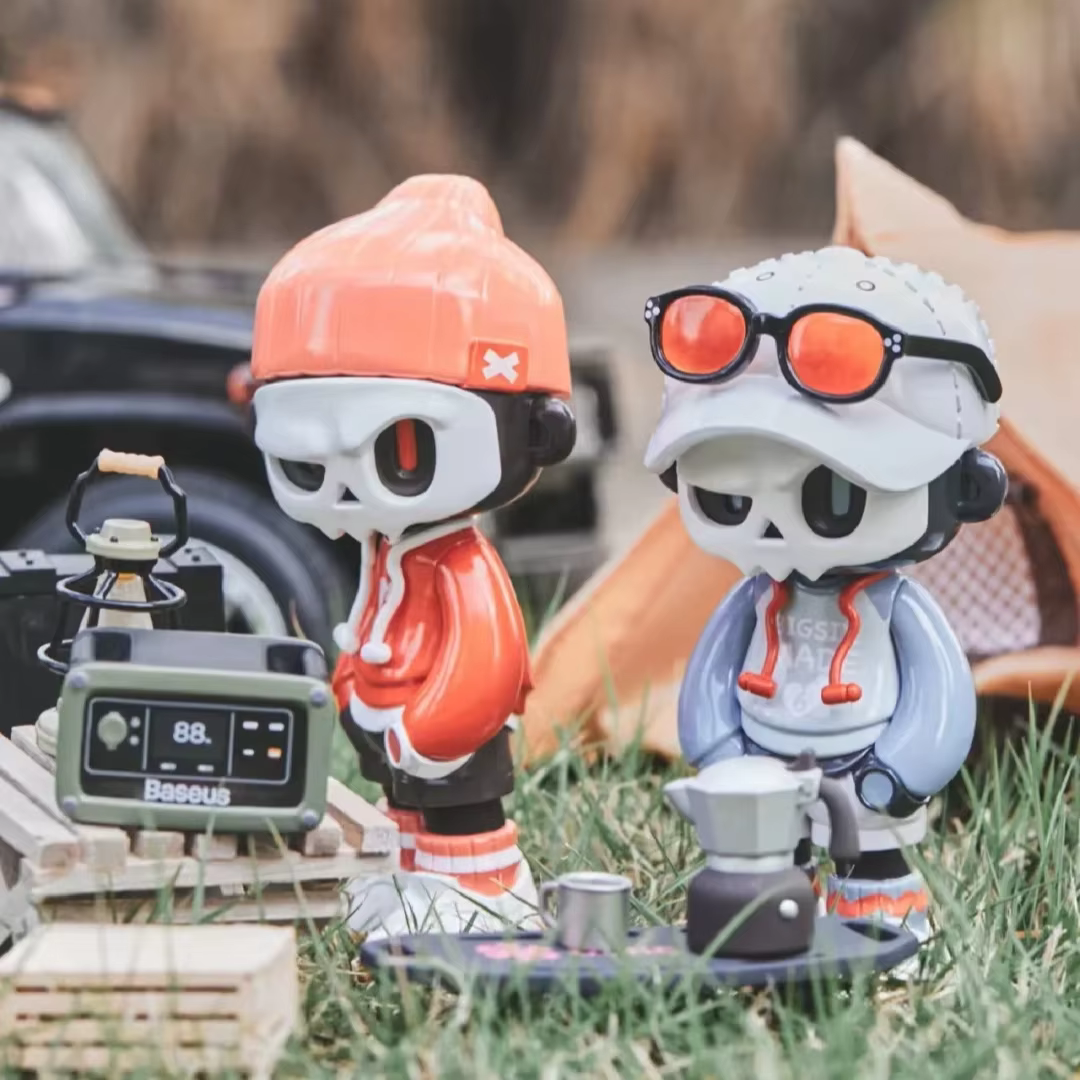 Mr. Bone Mr. Bones 4e génération Camping Series Blind Box Toys Cool Mr. Figurine de dessin animé en os