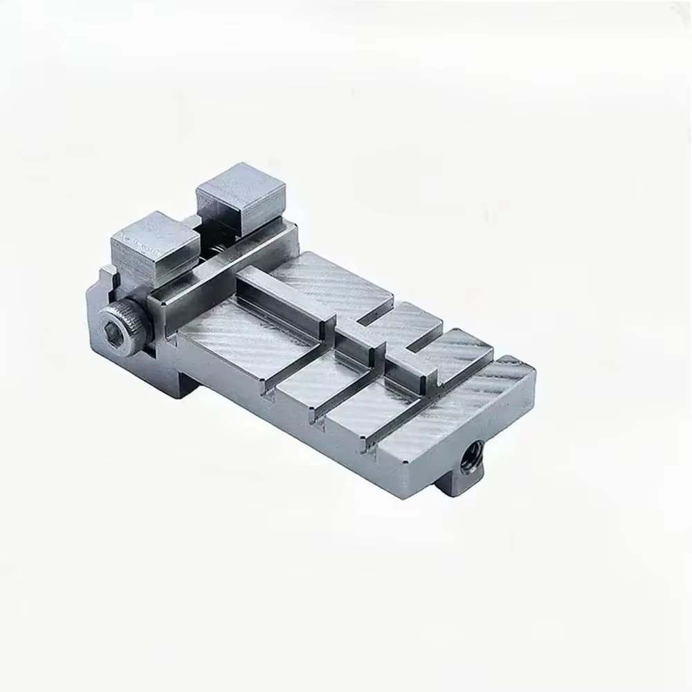 Mâchoire de fixation de serrage de clé universelle multifonctionnelle