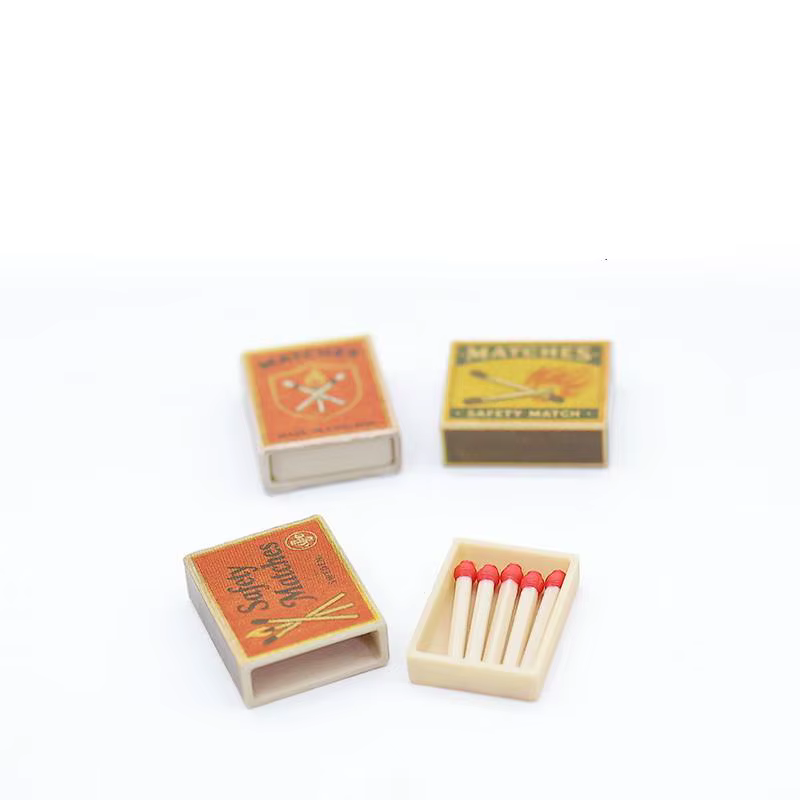 Modèle de boîte d'allumettes vintage miniature pour maison de poupée