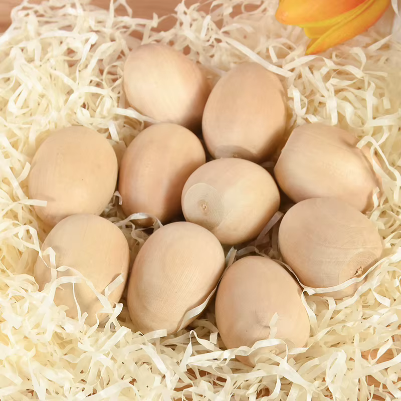 Oeufs de pâques en bois