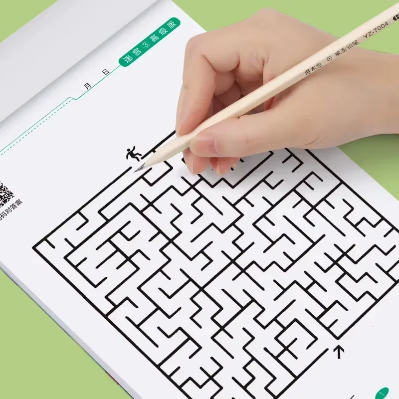 Livre de jeu labyrinthe pour enfants