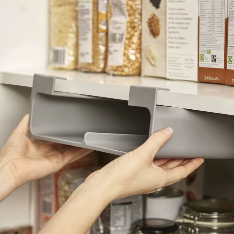 Boîte de rangement suspendue pour film alimentaire