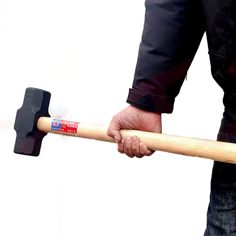 Marteau octogonal avec manche en bois