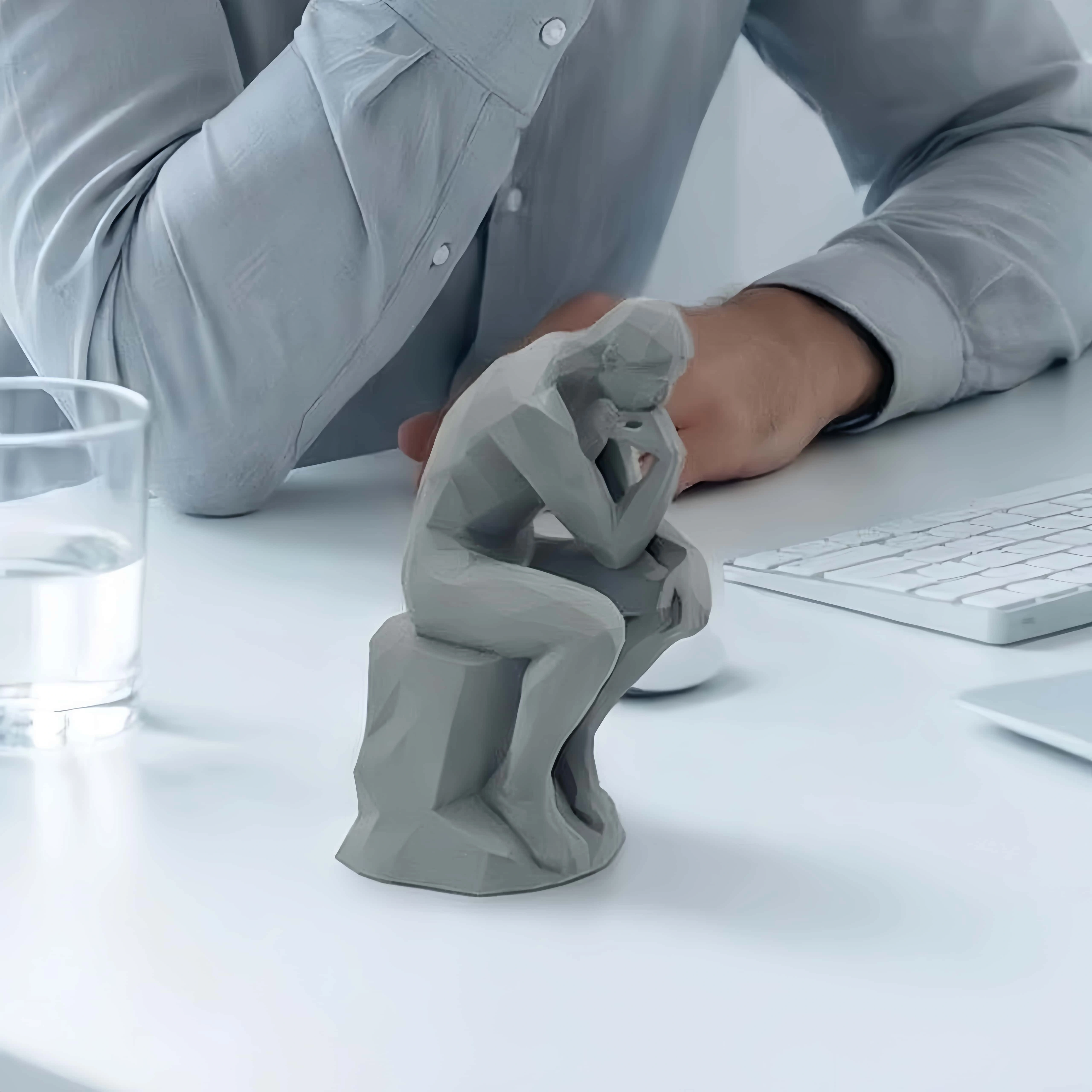 Figurine humaine au design moderne