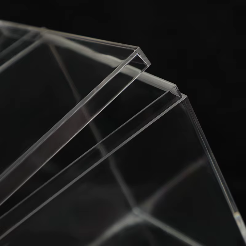 Boîte acrylique transparente avec couvercle