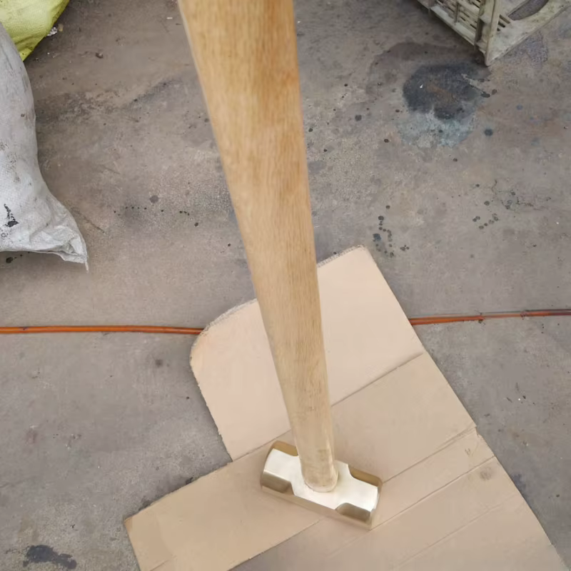 Marteau octogonal en laiton avec manche en bois VPN