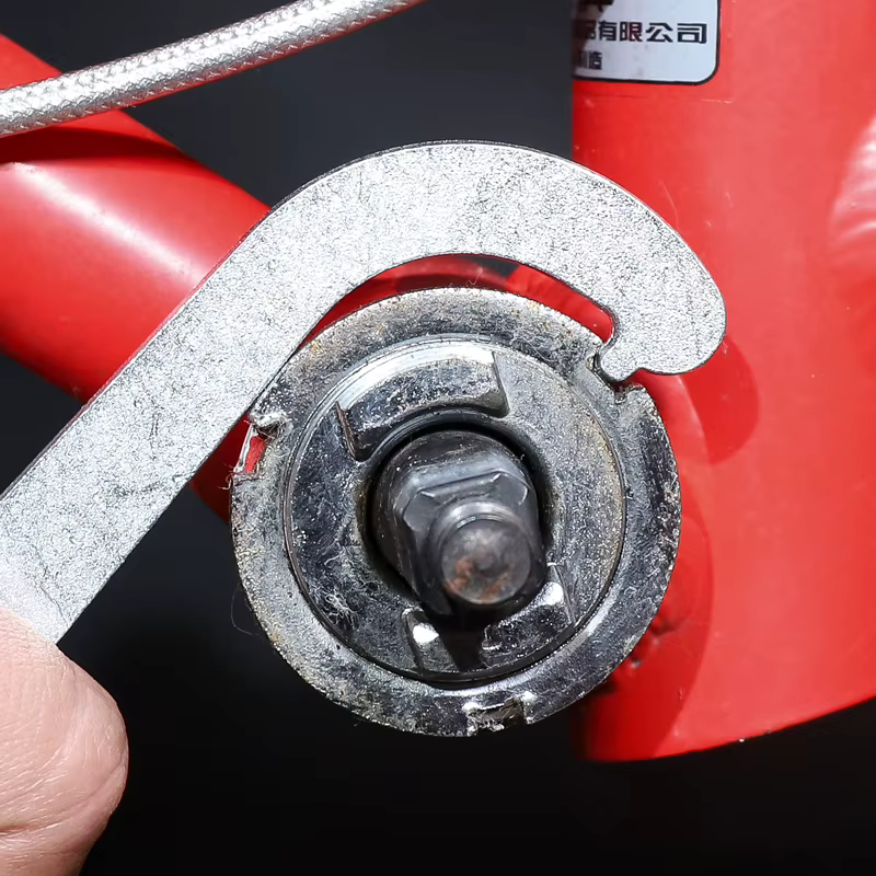 Outil de démontage du boîtier de pédalier de vélo LEBYCLE