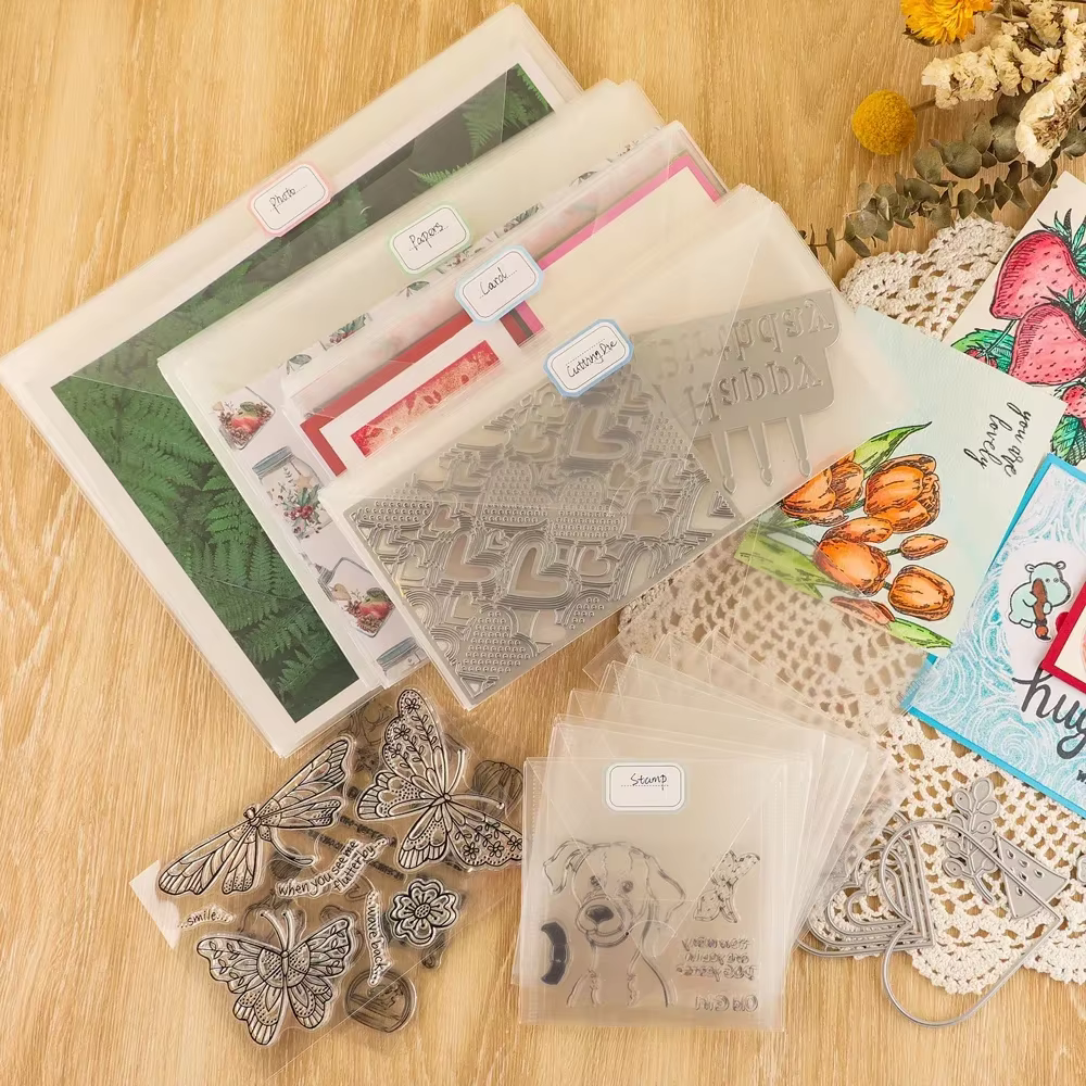 Enveloppes de rangement en plastique avec étiquettes autocollantes colorées pour stocker organiser les timbres de matrices de découpe