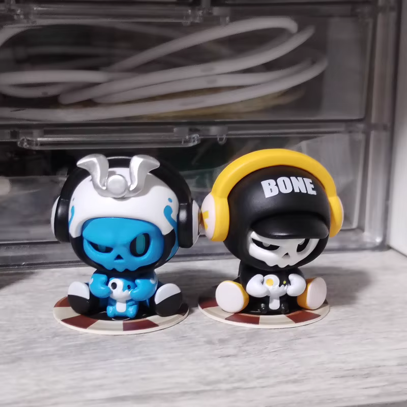 Véritable bébé Mr. Bone boîte aveugle figurines d'anime Mini jouet à la mode
