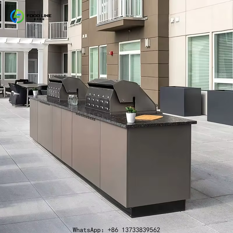 Îlot de cuisine extérieur sur mesure avec évier, barbecue haut de gamme moderne en acier inoxydable et armoire de cuisine
