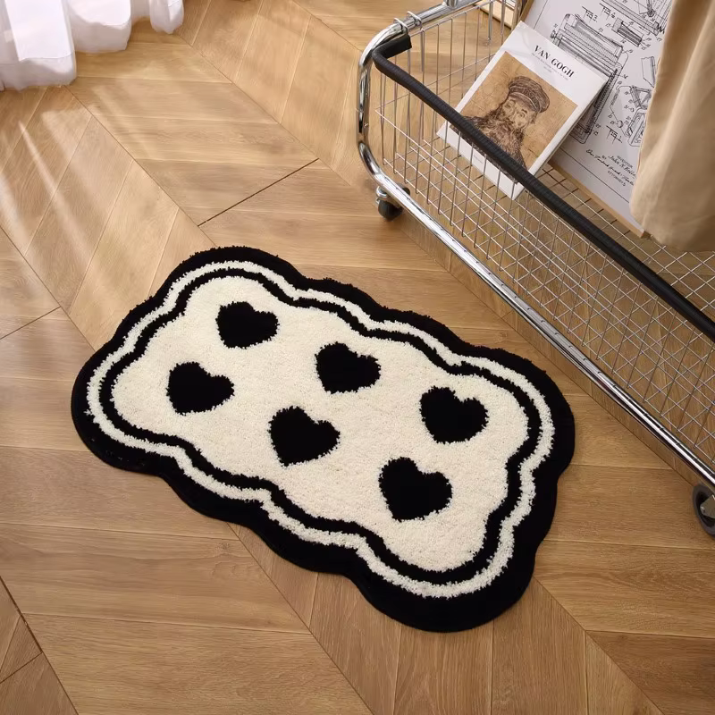 Tapis de salle de bain modernes antidérapants noirs avec tapis blancs, motif cœur amusant, lavables, en microfibre, ensemble d'accessoires de salle de bain, tapis de sol en caoutchouc pour la douche