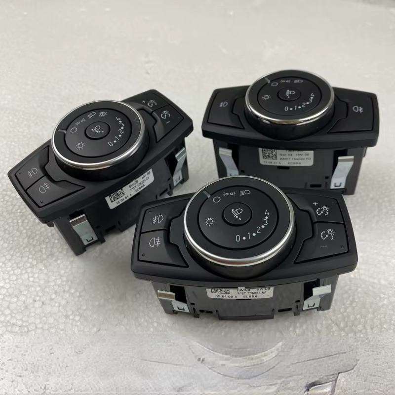 Bouton de réglage automatique des phares avant et arrière Kuga