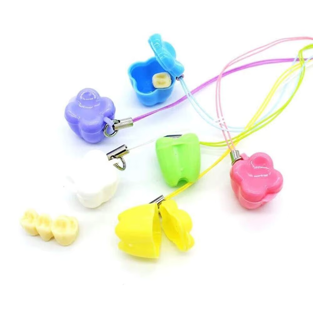 Boîte à dents en forme de dent pour bébé, boîtes de rangement de dents de lait pour enfants, conteneur d'évaluation de dents à feuilles caduques pour enfants, boîte-cadeau pour nouveau-né, 50 pièces