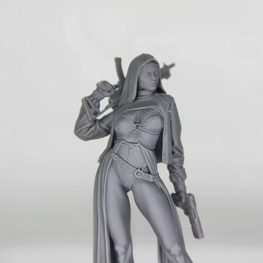 Figurine l'inventaire de femme avec une mitrailleuse