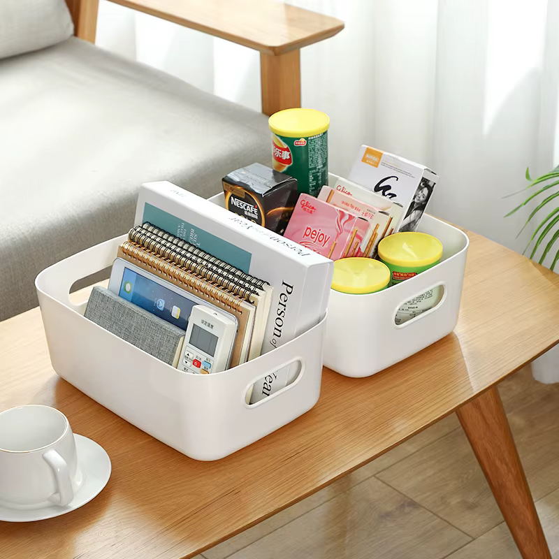 Panier de rangement, articles divers de bureau domestique