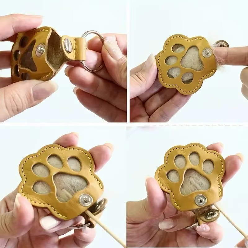 Porte-clés collecteur de poils de chien en cuir