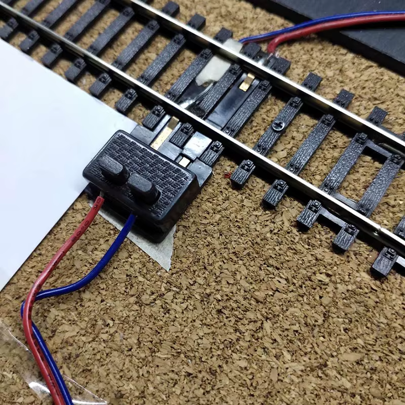 Analyste de bricolage de bandes d'alimentation de voie de train