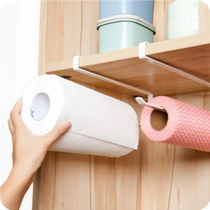 Porte-serviettes en papier sans poinçonnage dans l'armoire de cuisine